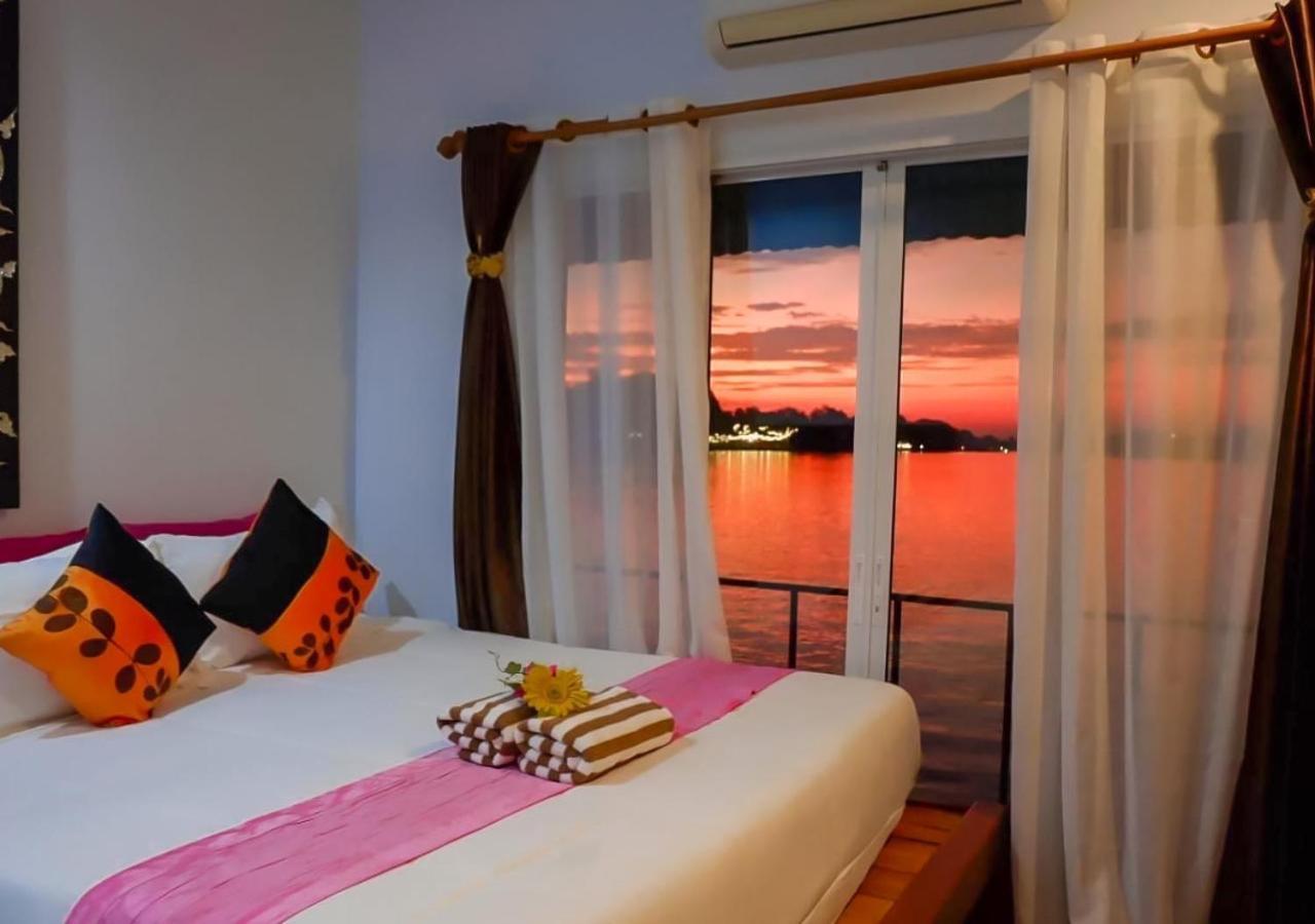 Hotel Tara Raft Kanchanaburi Esterno foto