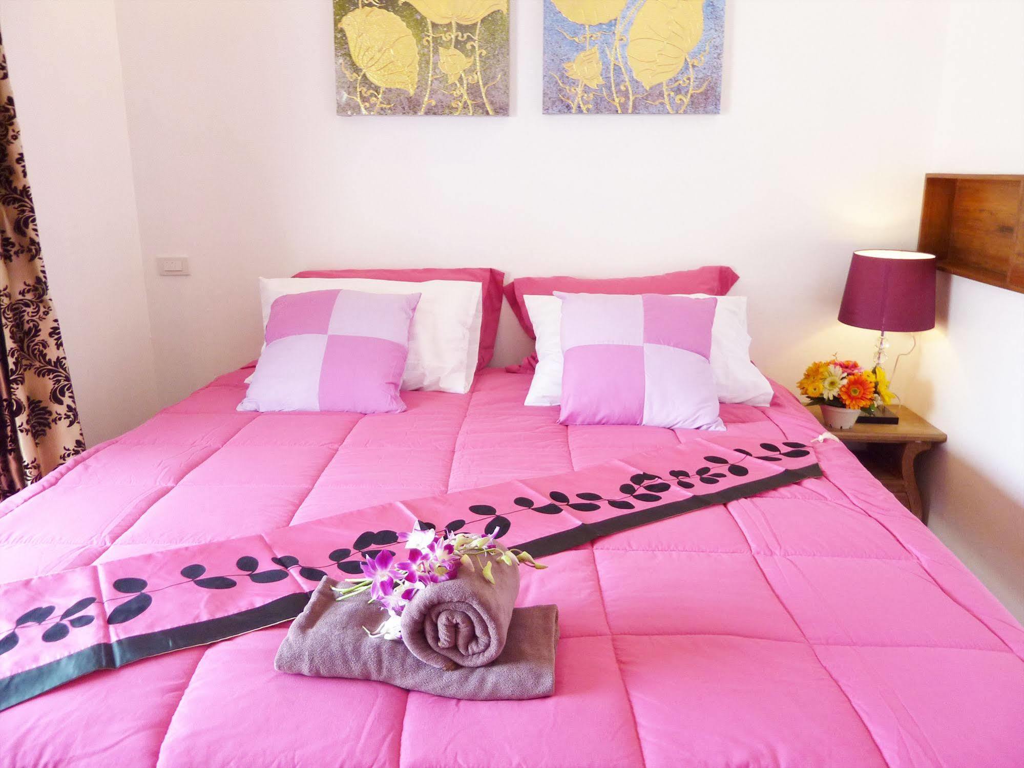 Hotel Tara Raft Kanchanaburi Esterno foto