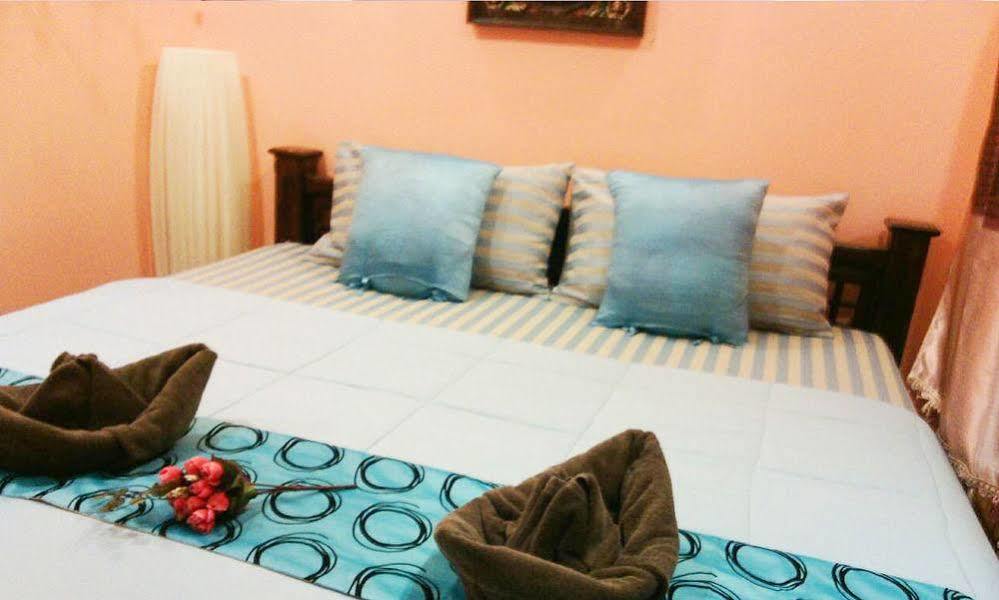 Hotel Tara Raft Kanchanaburi Esterno foto